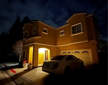 300 Lampman Way - Photo Thumbnail 27