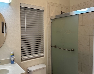 300 Lampman Way - Photo Thumbnail 21