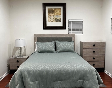 300 Lampman Way - Photo Thumbnail 9