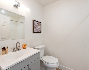 450 E 4th - Photo Thumbnail 12