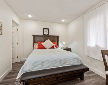 450 E 4th - Photo Thumbnail 6