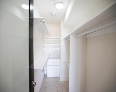 18245 Burbank - Photo Thumbnail 12