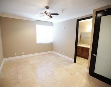 18245 Burbank - Photo Thumbnail 14