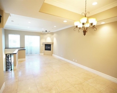 18245 Burbank - Photo Thumbnail 2