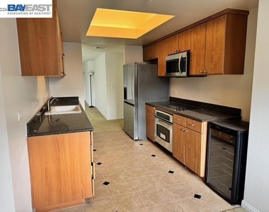 46 W Julian St - Photo Thumbnail 5