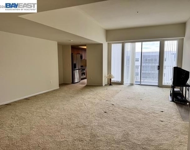 46 W Julian St - Photo Thumbnail 2