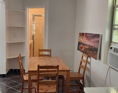 1053 S Stanley Avenue - Photo Thumbnail 10