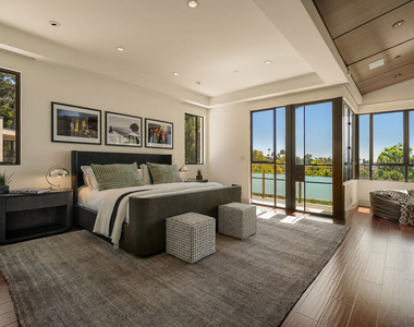 7801 Hillside Avenue - Photo Thumbnail 26