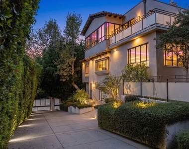 7801 Hillside Avenue - Photo Thumbnail 2