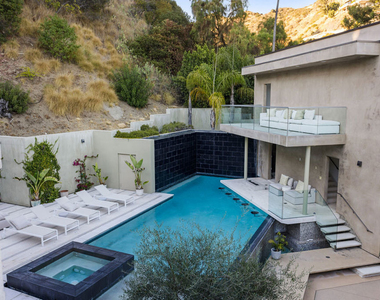 7801 Hillside Avenue - Photo Thumbnail 38