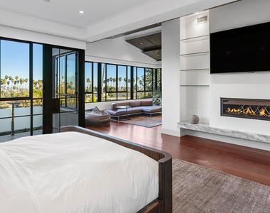 7801 Hillside Avenue - Photo Thumbnail 26