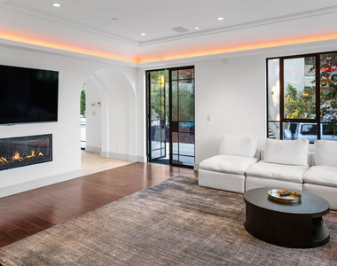 7801 Hillside Avenue - Photo Thumbnail 13