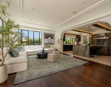 7801 Hillside Avenue - Photo Thumbnail 8