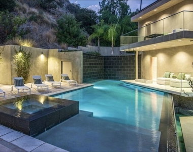 7801 Hillside Avenue - Photo Thumbnail 3