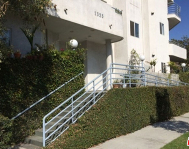 1325 Arizona Avenue - Photo Thumbnail 37