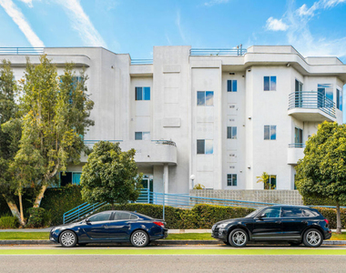 1325 Arizona Avenue - Photo Thumbnail 20