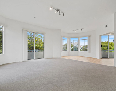 1325 Arizona Avenue - Photo Thumbnail 11
