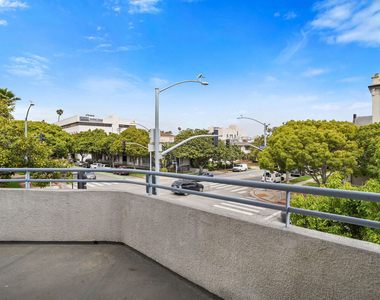 1325 Arizona Avenue - Photo Thumbnail 19