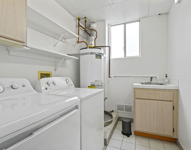 1325 Arizona Avenue - Photo Thumbnail 33