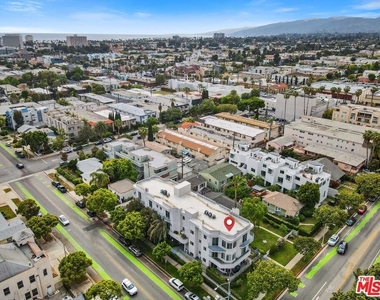 1325 Arizona Avenue - Photo Thumbnail 13