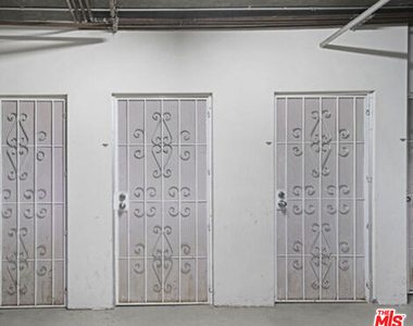 1325 Arizona Avenue - Photo Thumbnail 59