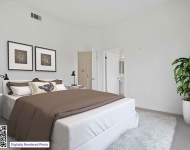 1325 Arizona Avenue - Photo Thumbnail 5