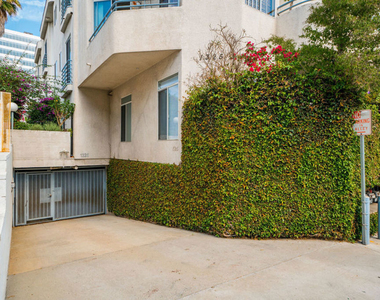 1325 Arizona Avenue - Photo Thumbnail 57