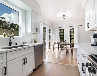 344 S Rexford Drive - Photo Thumbnail 12