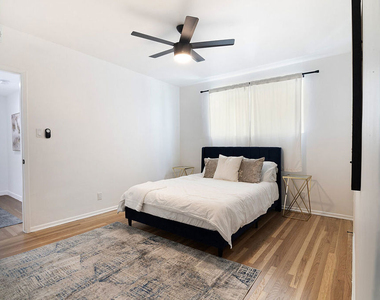 344 S Rexford Drive - Photo Thumbnail 20
