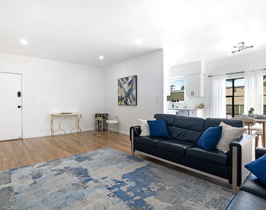 344 S Rexford Drive - Photo Thumbnail 4