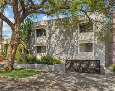 1006 Havenhurst - Photo Thumbnail 2