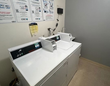 415 Montana Avenue - Photo Thumbnail 33