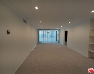 415 Montana Avenue - Photo Thumbnail 16