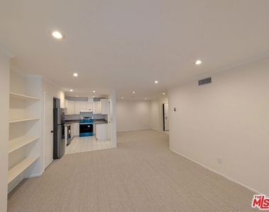 415 Montana Avenue - Photo Thumbnail 32