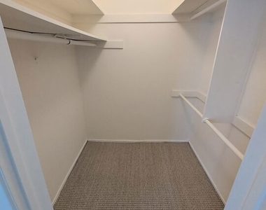 415 Montana Avenue - Photo Thumbnail 13