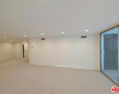 415 Montana Avenue - Photo Thumbnail 30