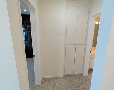 415 Montana Avenue - Photo Thumbnail 23