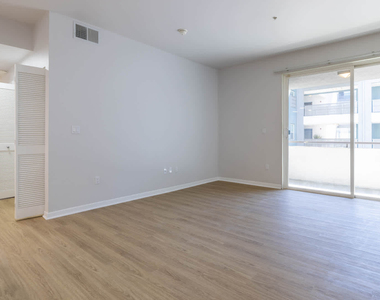 601 E. 2nd Street - Photo Thumbnail 24