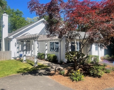 35 Maple Street - Photo Thumbnail 18