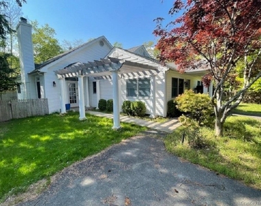 35 Maple Street - Photo Thumbnail 14