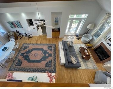35 Maple Street - Photo Thumbnail 3