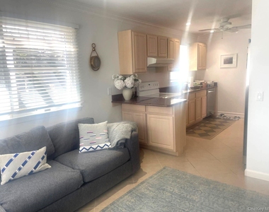 35 Maple Street - Photo Thumbnail 5