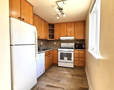 2806 Ryerson Place - Photo Thumbnail 6