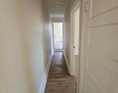 718 S 52nd Street S - Photo Thumbnail 4