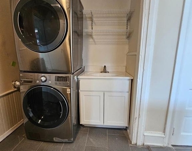 718 S 52nd Street S - Photo Thumbnail 9