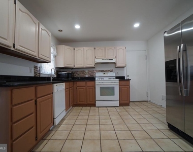 8602 Chapel View Road - Photo Thumbnail 4