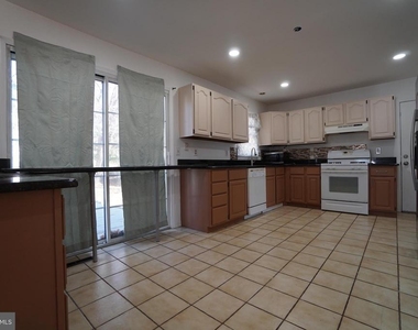 8602 Chapel View Road - Photo Thumbnail 3
