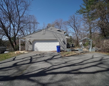 8602 Chapel View Road - Photo Thumbnail 31