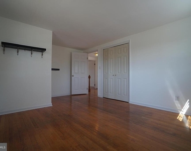 8602 Chapel View Road - Photo Thumbnail 16