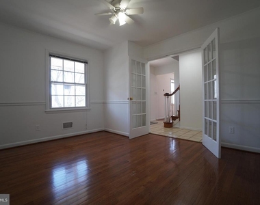 8602 Chapel View Road - Photo Thumbnail 5